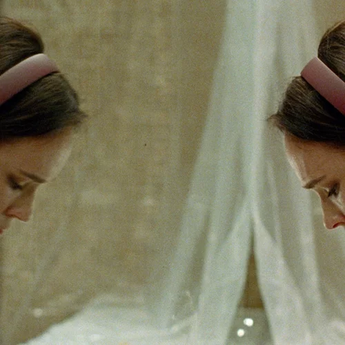 Οσκαρική ατμόσφαιρα στη Βουλή με τη ζώνη "Μικροκύματα"