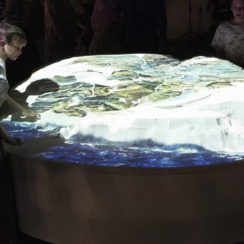 "Μαθαίνοντας από την Πουλάτη": Μια εικαστική εγκατάσταση για τη διαχείριση του νερού στη Σίφνο