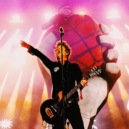Πρώτη φορά των Green Day στην Αθήνα: Όταν η παρατεταμένη εφηβεία έγινε συναυλία