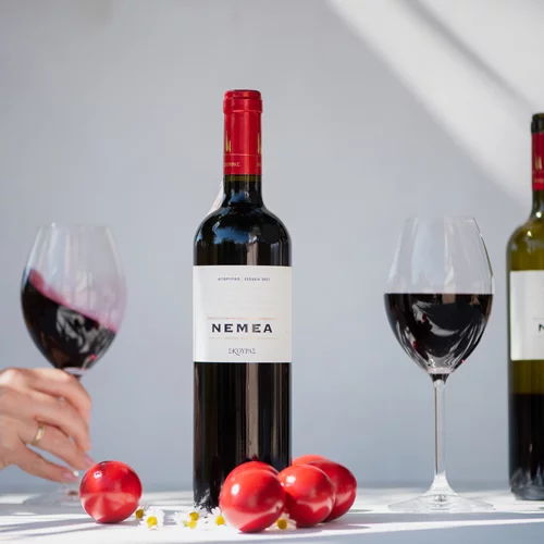 Κτήμα Σκούρα: H νέα προσέγγιση του Αγιωργίτικου στη "Νεμέα" 2021  κάνει το Πάσχα "χάρμα"