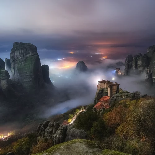 Ταξίδι στα Μετέωρα: εστιατόρια, διαδρομές, εμπειρίες σε έναν προορισμό που συνεχίζει να προκαλεί δέος κάθε εποχή