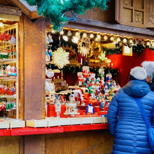 Φέτος τα Χριστούγεννα κάντε τις αγορές σας σε μερικά από τα πιο γιορτινά μπαζάρ της πόλης