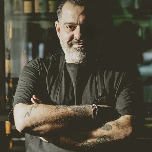 Ο Μιχάλης Μερζένης σαλπάρει για Πάρο