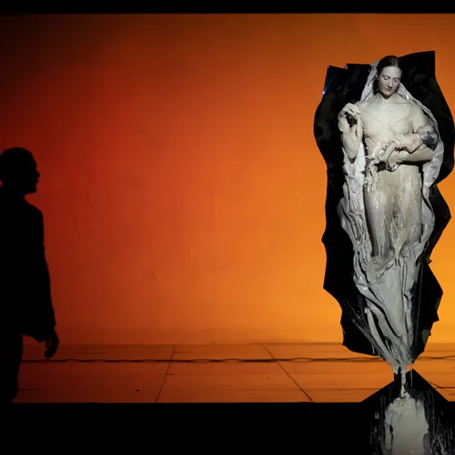 Είδαμε τον "Εγκάρσιο προσανατολισμό" στη Στέγη