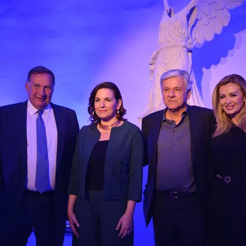 Η Όλγα Κεφαλογιάννη στην έκθεση "Μόδα και Ολυμπιακοί Αγώνες Αθήνα 2004 – Παρίσι 2024"