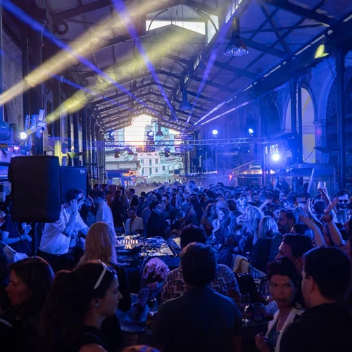 To "Σymposio" μεταμορφώνει ξανά τη Βαρβάκειο