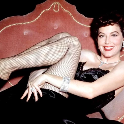 Το Novalifε αφηγείται "Ιστορίες Γυναικών" που άφησαν το στίγμα τους στο Χόλιγουντ