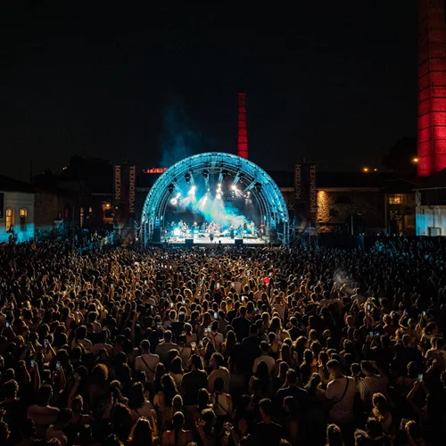 Μουσική Τεχνόπολη, Μέρος Β’: Ραντεβού κάτω από τις καμινάδες