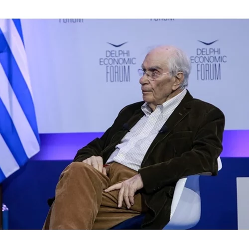 Θυμόμαστε τον Χρήστο Γιανναρά μέσα από έξι σημαντικά βιβλία του