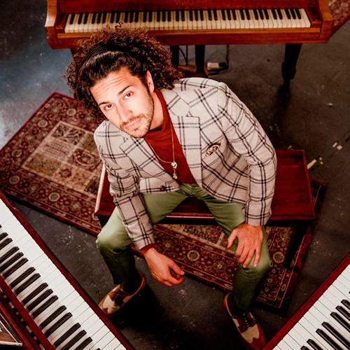 Emmet Cohen: "Οι άνθρωποι της τζαζ είναι αυτό που κάνουν το ίδιο το είδος σπουδαίο"