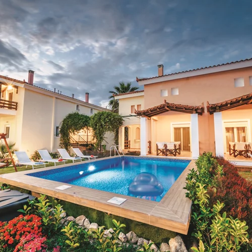 "Corinthian Village": Στιγμές χαλάρωσης σε ένα παραμυθένιο "χωριό" μια ανάσα από την Αθήνα