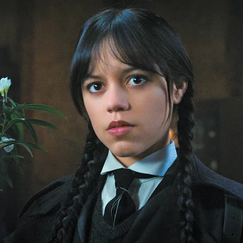 "Wednesday": Η Τζένα Ορτέγκα βρίσκει τη φωνή της ως παραγωγός