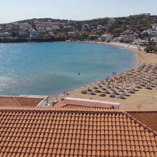 Το "Krinos Suites Hotel" μάς υποδέχεται στην αρχοντική Άνδρο