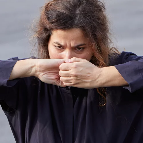 "For Women": Μια μουσική παράσταση της Αγγελικής Τουμπανάκη αφιερωμένη στις γυναίκες