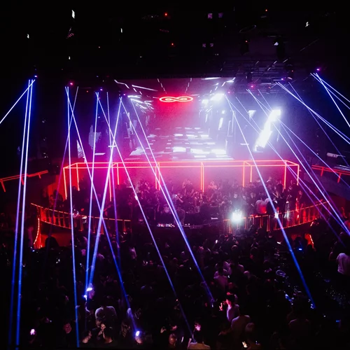 Ο Αλέξανδρος Χριστόπουλος υποδέχεται το 2024 στο "Forever"