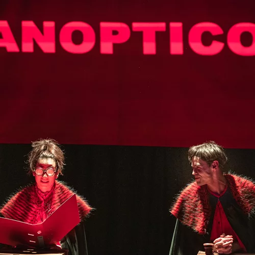 "Χορευτική πανούκλα": Η θεατρική έκπληξη της περασμένης άνοιξης επιστρέφει σε νέα στέγη