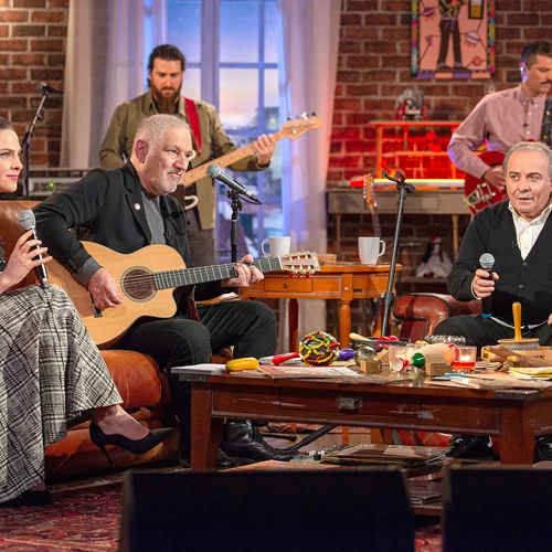 Αφιέρωμα στα σμυρναίικα τραγούδια από το "Μουσικό Κουτί"