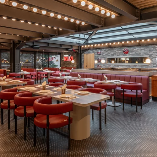 Το Jackson Hall επιστρέφει με υπογραφή ΒΕΝΕΤΗ