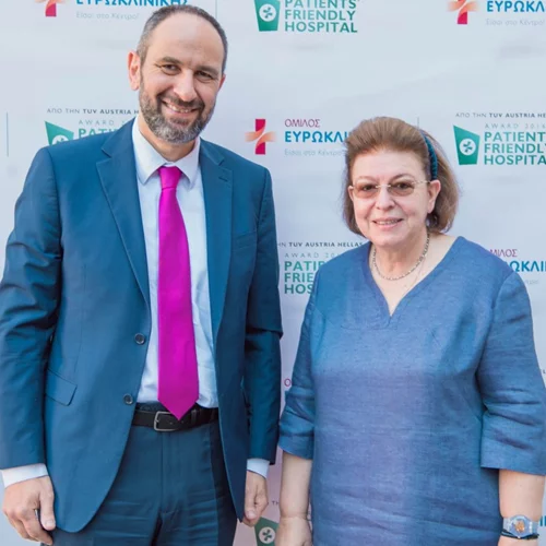 Με αυτόματο απινιδωτή εξοπλίζεται ο αρχαιολογικός χώρος της Ακρόπολης