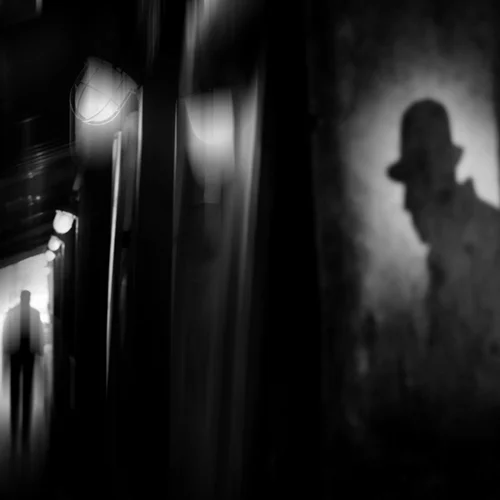 "Οι Καταρράκτες" και "Led/ Πάγος": Δύο αστυνομικά βιβλία όπου το σκηνικό του εγκλήματος δεν θα μπορούσε να είναι πιο εντυπωσιακό