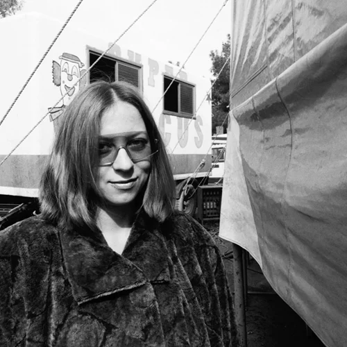 Η Λένα Πλάτωνος σε μία βραδιά μυσταγωγίας στον Κήπο