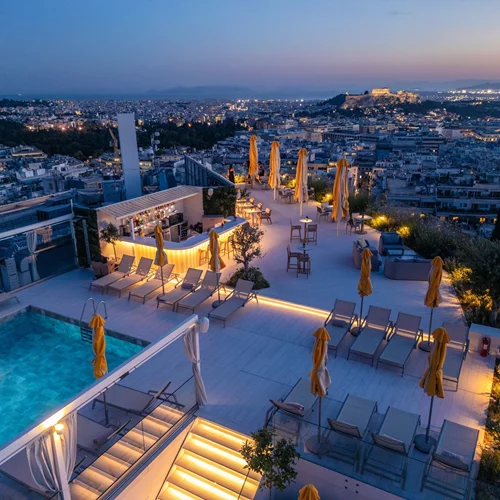 Υποδεχθείτε την τελευταία Πανσέληνο του καλοκαιριού στο Le Grand Balcon & La Suite Lounge