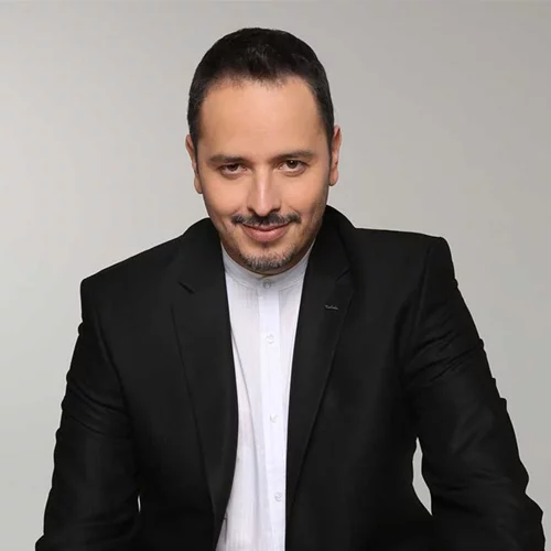 Ο Αλέξανδρος Τσουβέλας "προσγειώνεται" στη σκηνή του Gagarin