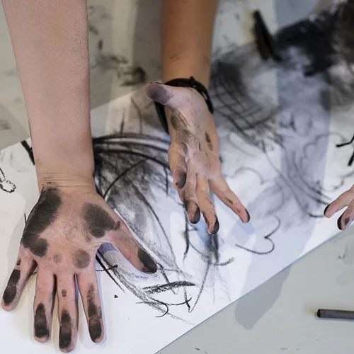 Μια σειρά δημιουργικών εργαστηρίων για παιδιά ζωντανεύει στο Βιομηχανικό Μουσείο Φωταερίου