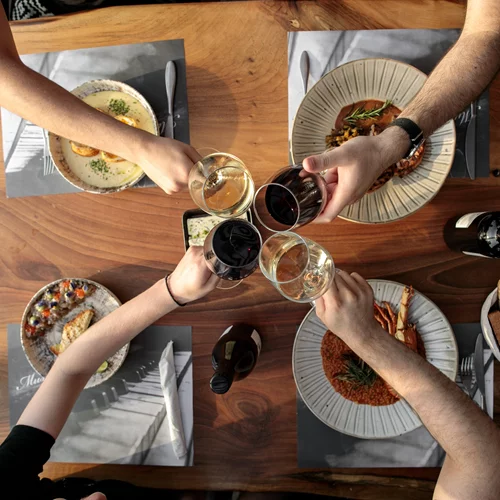 "Musique Café and More"