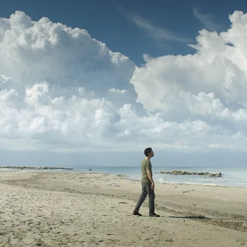 Ένα Φλιτζάνι Καφέ και Καινούργια Παπούτσια