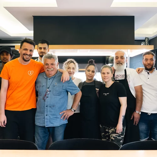 Food On: Δωρεάν εκπαίδευση και επαγγελματική αποκατάσταση στην εστίαση