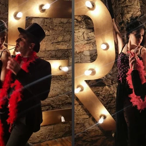 Η παράσταση "From Cabaret to Piree Port" επιστρέφει για δεύτερη χρονιά