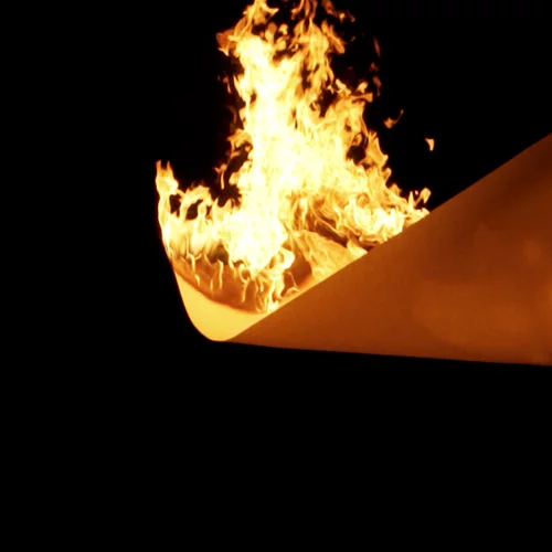 Το Κέντρο Τεχνών του Δήμου Αθηναίων μεταμορφώνεται σε ένα "φλογερό" εμβυθιστικό περιβάλλον