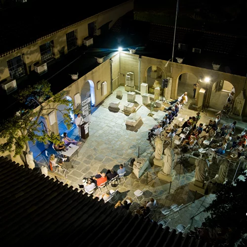 Πού συναντιούνται αρχαιότητες, γαστρονομία και τουρισμός: το στοίχημα της Κορίνθου