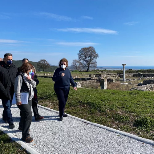 Αυτοψία της Υπουργού Πολιτισμού στα αρχαιολογικά μνημεία της Αμφίπολης