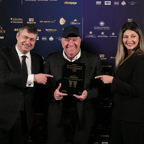 Χρυσοί Σκούφοι 2022 από το Αθηνόραμα: Τα καλύτερα εστιατόρια της Ελλάδας και η "zero food waste" τελετή απονομής