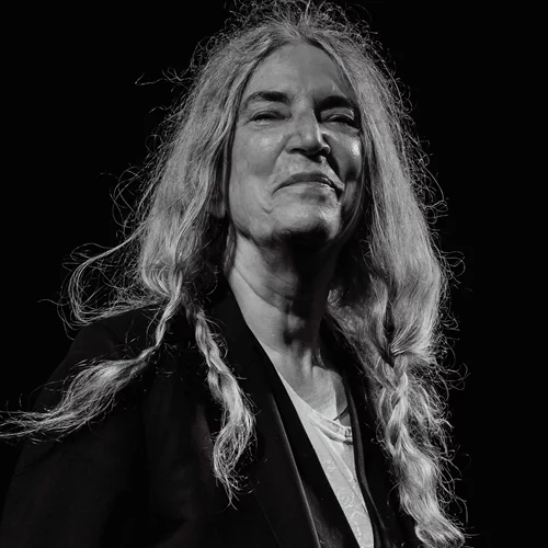 Patti Smith: Η γυναίκα-σύμβολο του νεοϋορκέζικου rock
