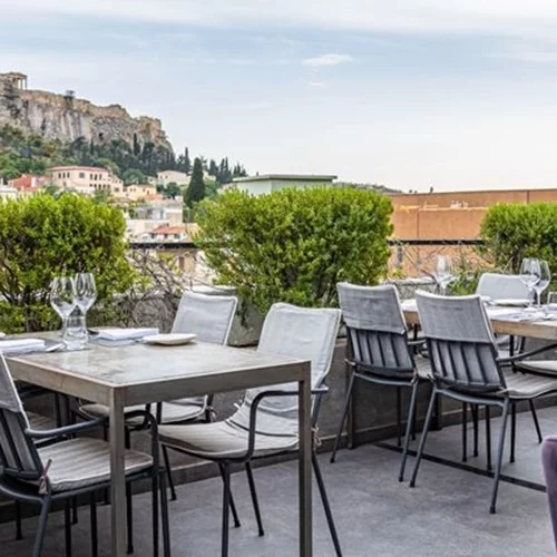 Athens Open Air: Ραντεβού κάτω από τον ανοιχτό ουρανό σε 38 εστιατόρια και bar  με ταράτσες και αυλές - έκπληξη