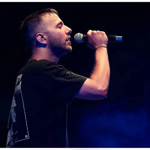 Εθισμός: Γέμισε (και ξεσήκωσε) το "Κατράκειο", εδραιώνοντας τη θέση του στο εγχώριο χιπ χοπ