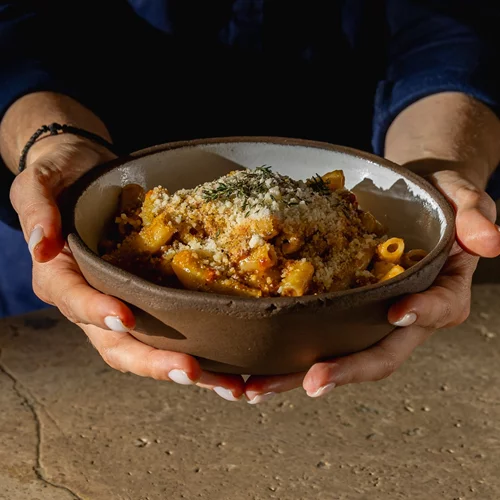 Γιατί ο "Cinapos" του Πάνου Ιωαννίδη είναι τόσο δημοφιλές εστιατόριο