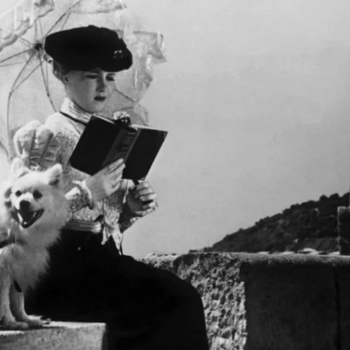 Η Κυρία με το Σκυλάκι