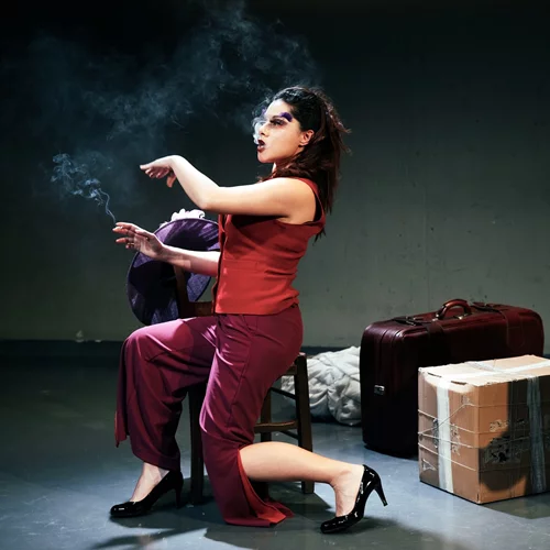 "Αλίφειρα": Τελευταίες παραστάσεις για την πικρή κωμωδία του Ανδρέα Στάικου