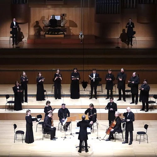 Vox Clamantis: Τίμησαν το "Φεστιβάλ της Άνοιξης" με 70 λεπτά λιτότητας, μέτρου και θρησκευτικής κατάνυξης