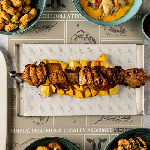 Στεριανοί και θαλασσινοί μεζέδες στο "Mezze Athens"
