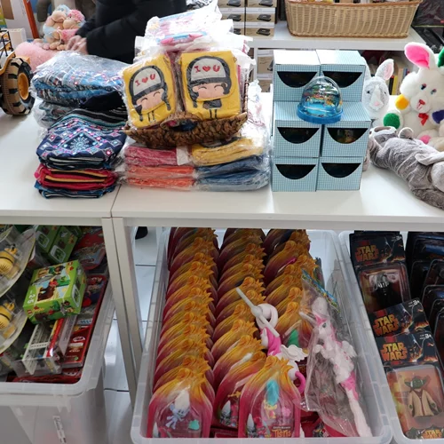 Δήμος Αθηναίων: Εορταστικά πακέτα τροφίμων σε ευάλωτες οικογένειες και πασχαλινά δώρα στα παιδιά μέσω του Κ.Υ.Α.Δ.Α