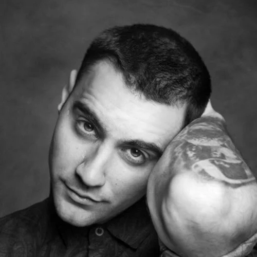 Ο Ίαν Στρατής επιστρέφει μετά τα "Φτηνά Τσιγάρα" στο "Half Note"