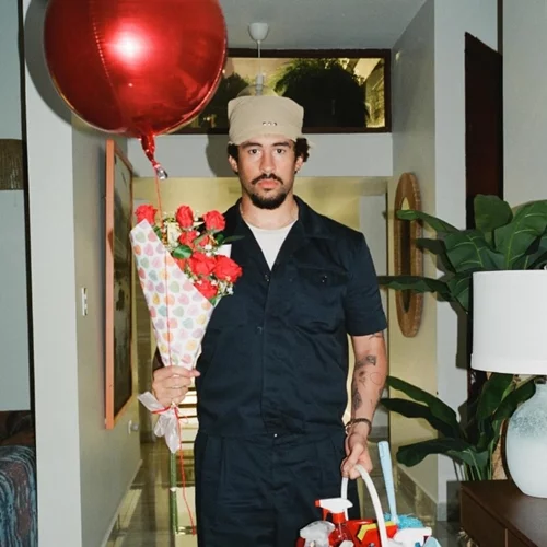 Νοσταλγώντας στο ίντερνετ: O Bad Bunny, οι Big Time Rush και τα ταξίδια με το Google Maps