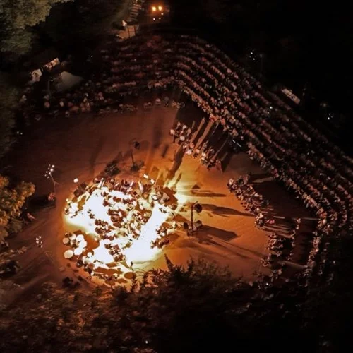 Συγκινητική έναρξη για το Φεστιβάλ Ρεματιάς με ένα μεγάλο αφιέρωμα στον Μίκη Θεοδωράκη