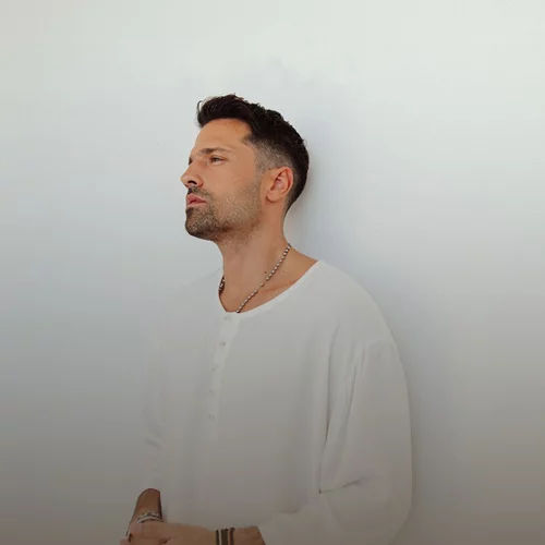 Avant premiere στο Θέατρο Παλλάς για το 'Κωνσταντίνος Αργυρός live στο Royal Albert Hall'