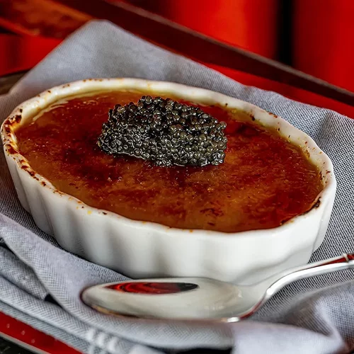 Γιατί πολλά εστιατόρια βάζουν χαβιάρι στα γλυκά τους